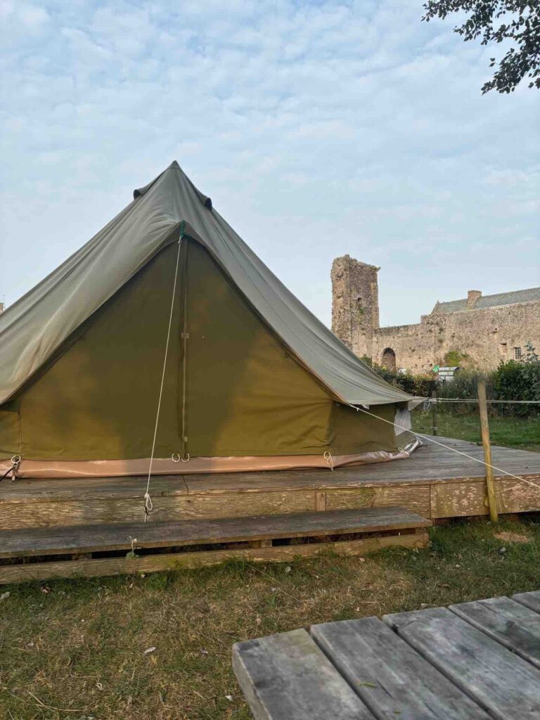 Tente aménagée au camping de Regnéville